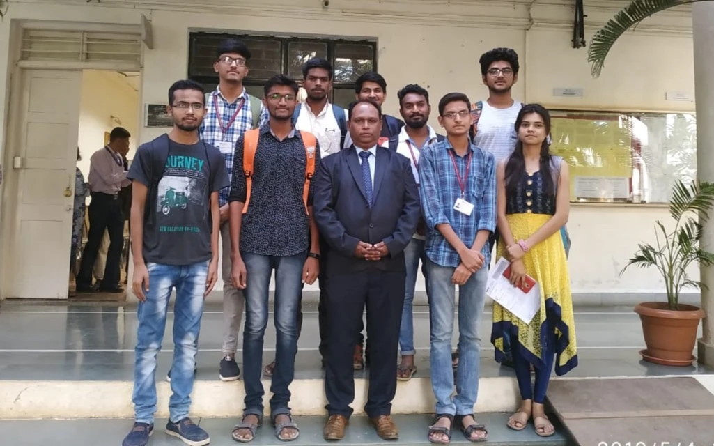 STUDENTS HAPPY AFTER ATTENDING INTERVIEW SKILLS TRAINING IN PUNE INDIA