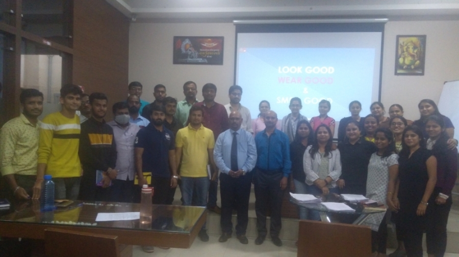 Smiling employee group after successful sales training, SALES-TRAINING-WORKSHOP-IN-PUNE